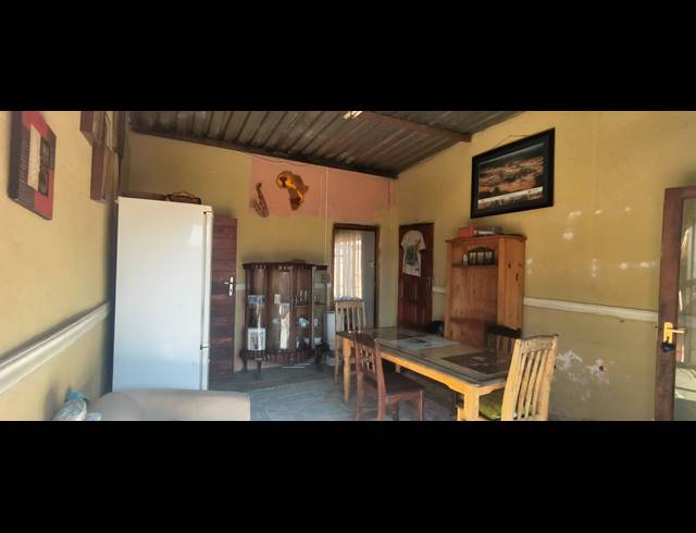 2 BEDROOM HOUSE FOR SALE IN TSHEPISONG